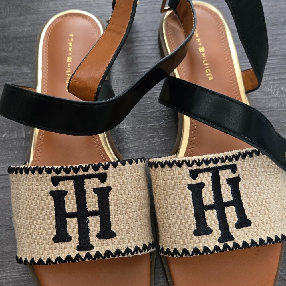 Tommy hilfiger women sandals size 9,5